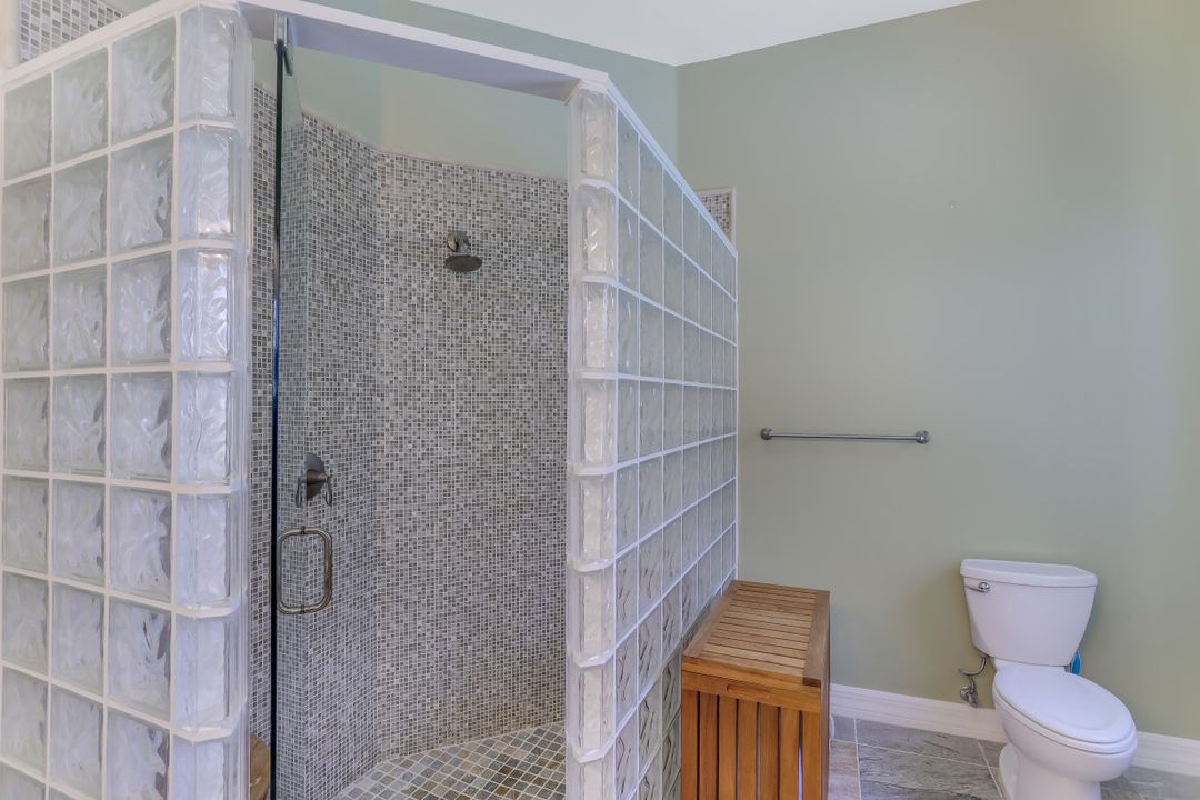 24761 Goldcrest Dr, Bonita Springs, FL 34134