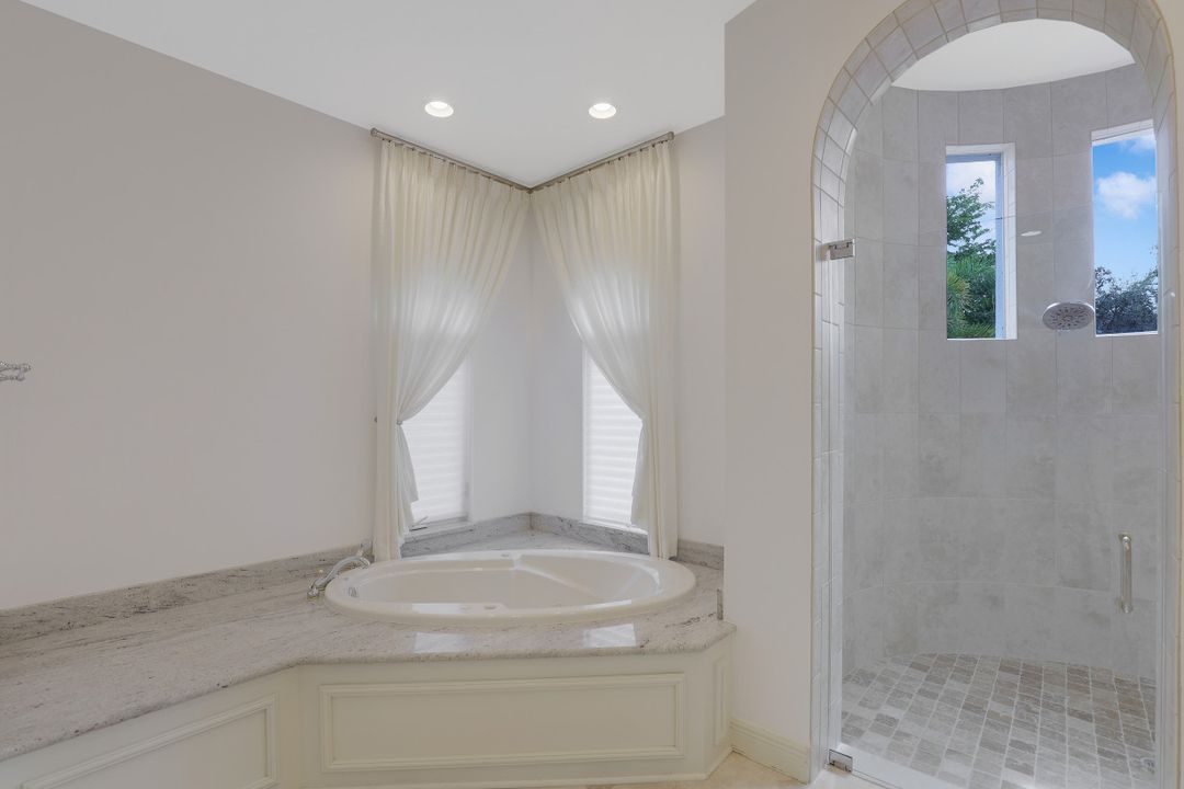 18561 Verona Lago Dr, Miromar Lakes, FL 33913