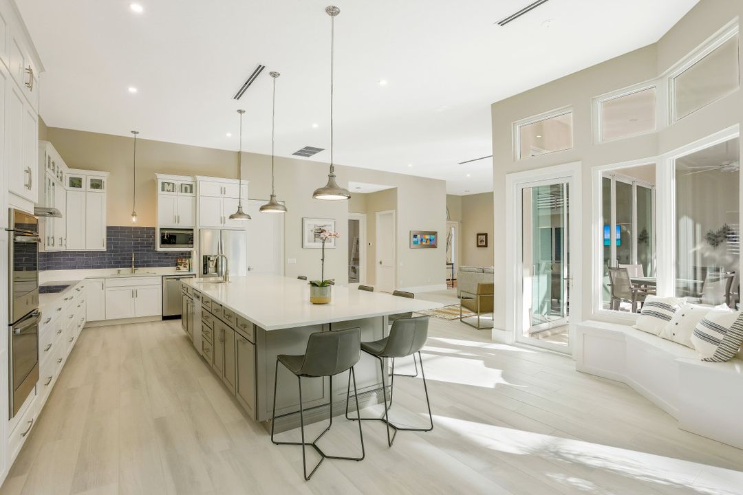 3371 Creekview Dr, Bonita Springs, FL 34134