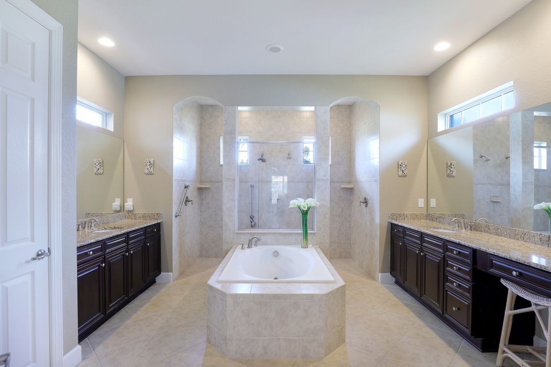 9416 Copper Rock Ct, Naples, FL 34120