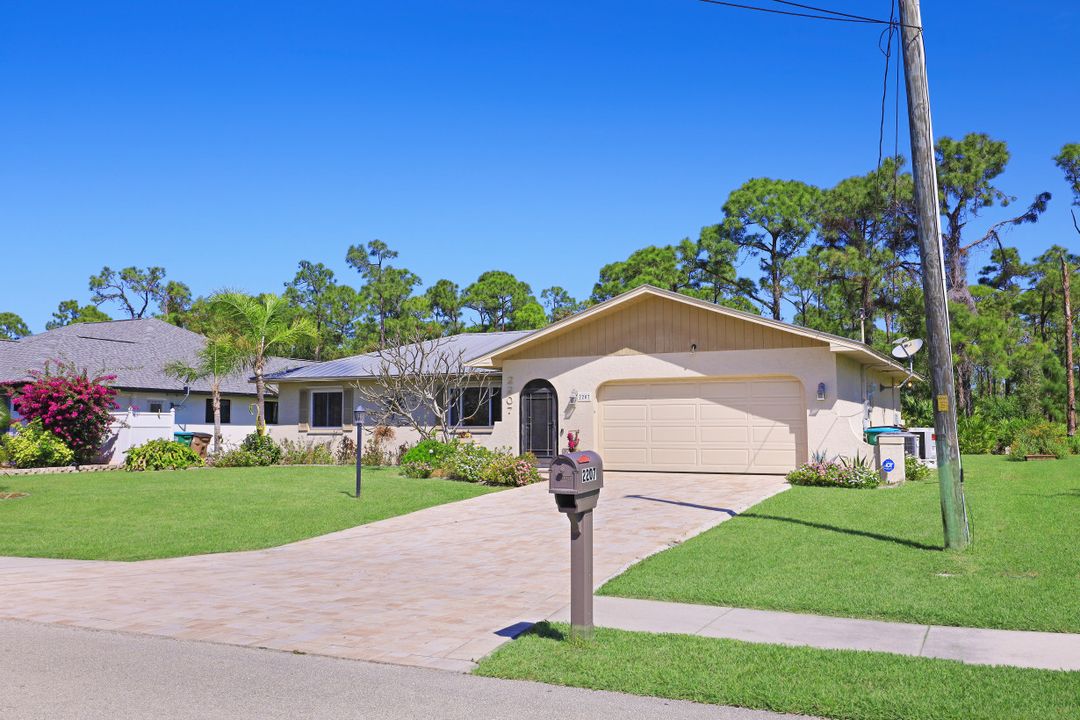 2207 SW 38th Terrace, Cape Coral, FL 33914