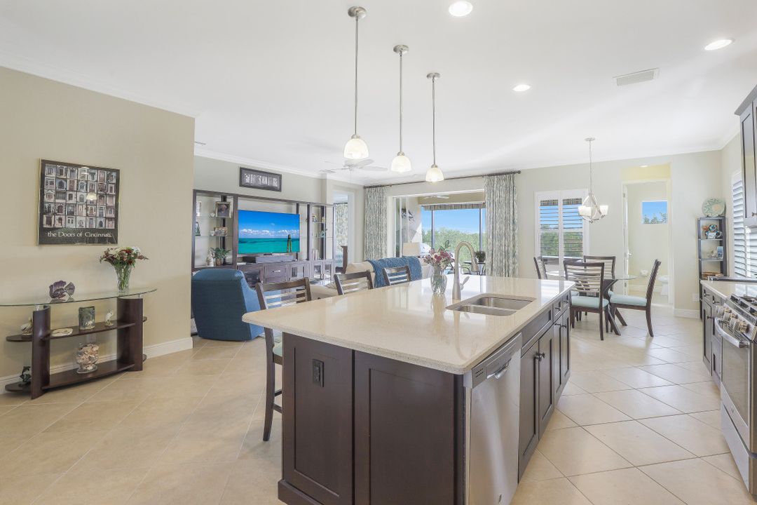 8542 Big Mangrove Dr, Fort Myers, FL 33908