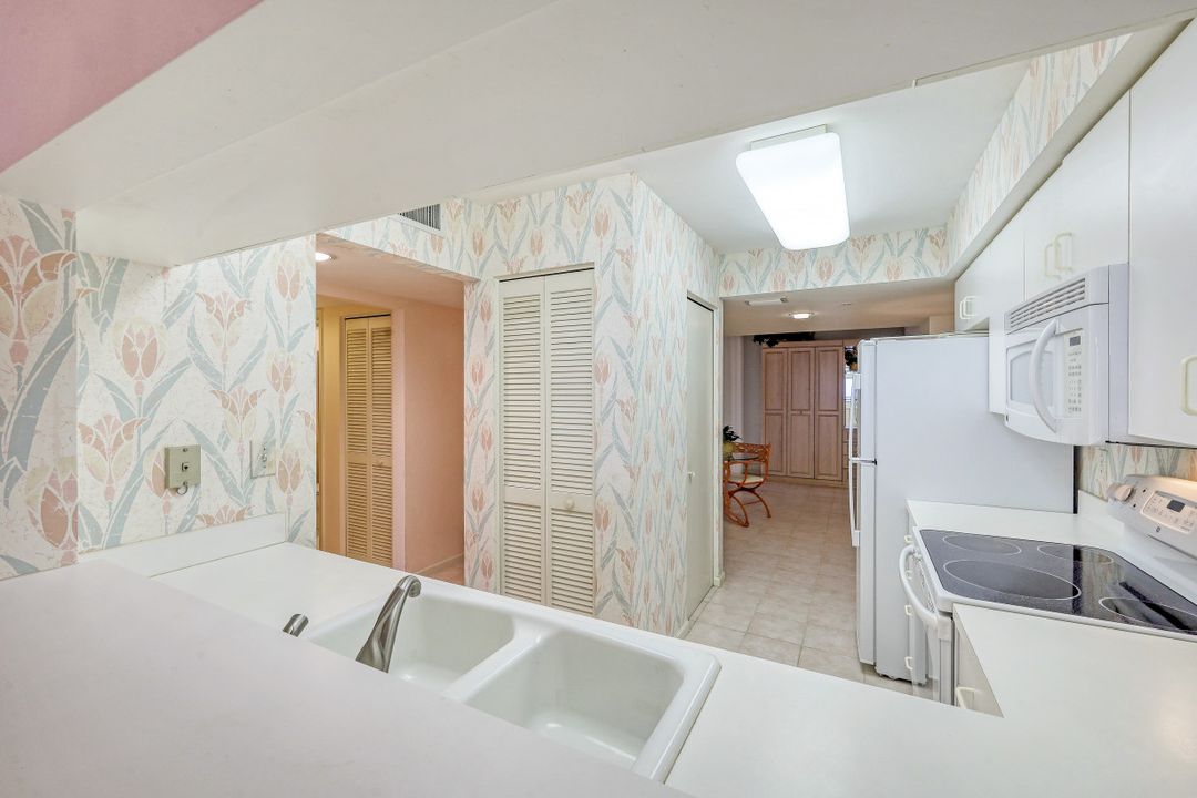 990 Cape Marco Dr #1102, Marco Island, FL 34145