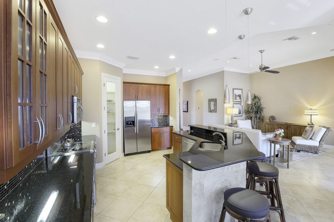 9131 Crystal Ct, Naples, FL 34120