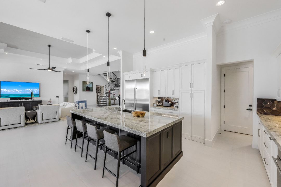 550 S Barfield Dr, Marco Island, FL 34145