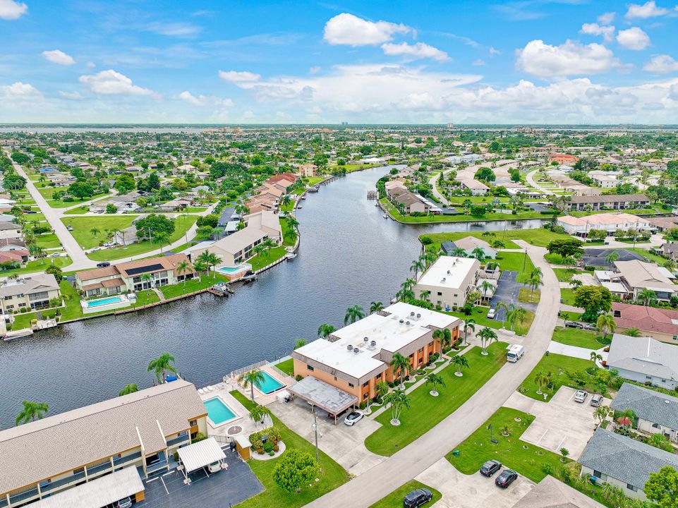 3703 SE 10th Ave, Cape Coral, FL 33904