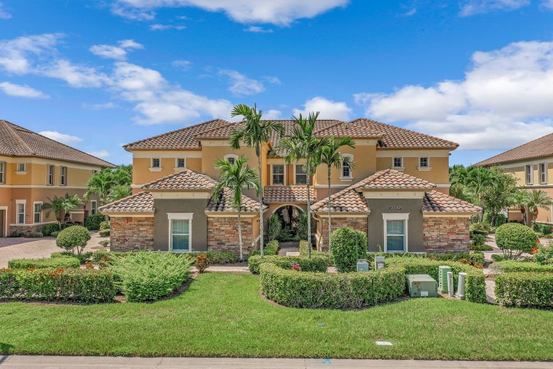 9509 Ironstone Terrace #201, Naples, FL 34120