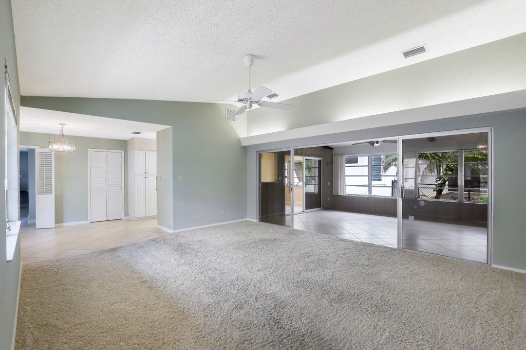 628 104th Ave N, Naples, FL 34108