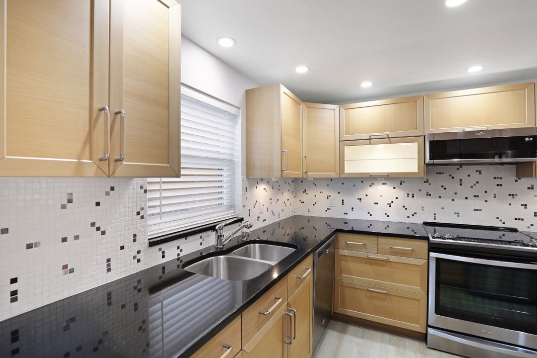 5467 Rattlesnake Hammock Rd #208C, Naples, FL 34113