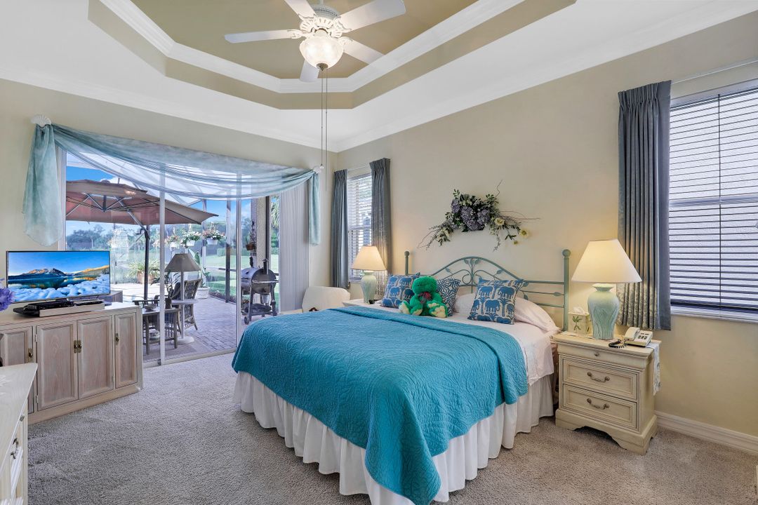 1427 King Sago Ct, Naples, FL 34119