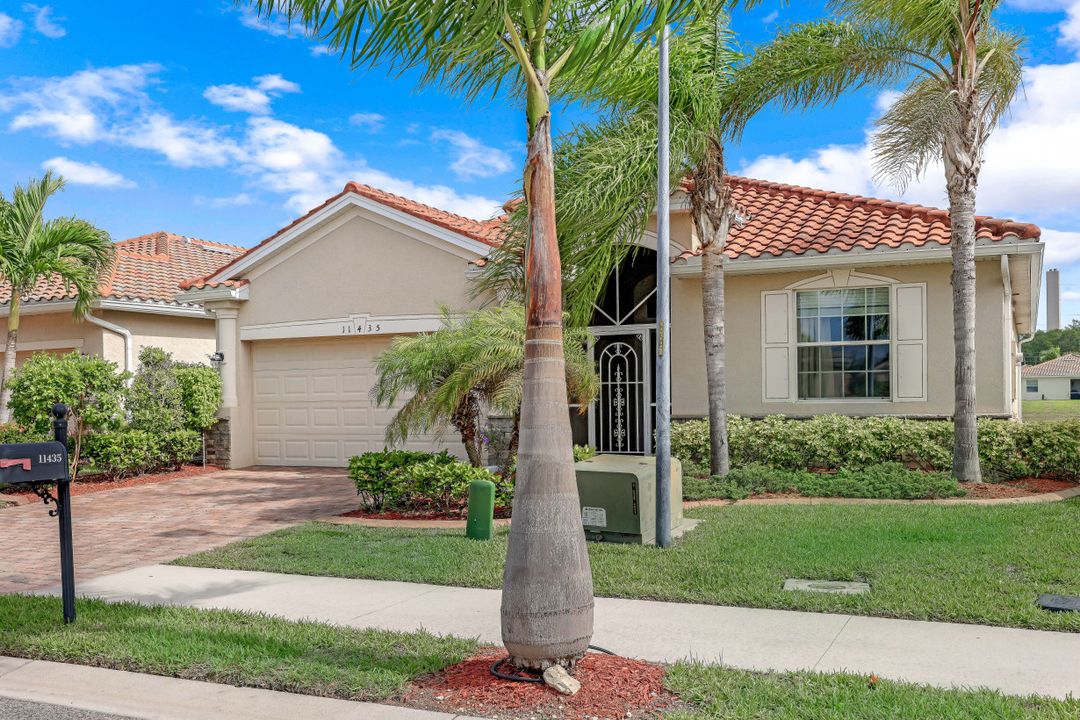 11435 Icarus Cir, Lehigh Acres, FL 33971