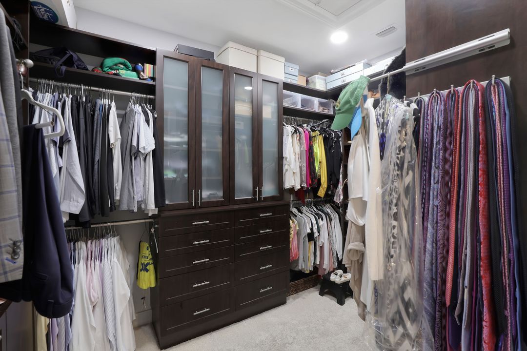 5931 Spanish Oaks Ln, Naples, FL 34119