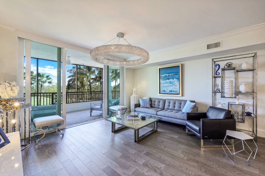 2748 Tiburon Blvd E #304, Naples, FL 34109
