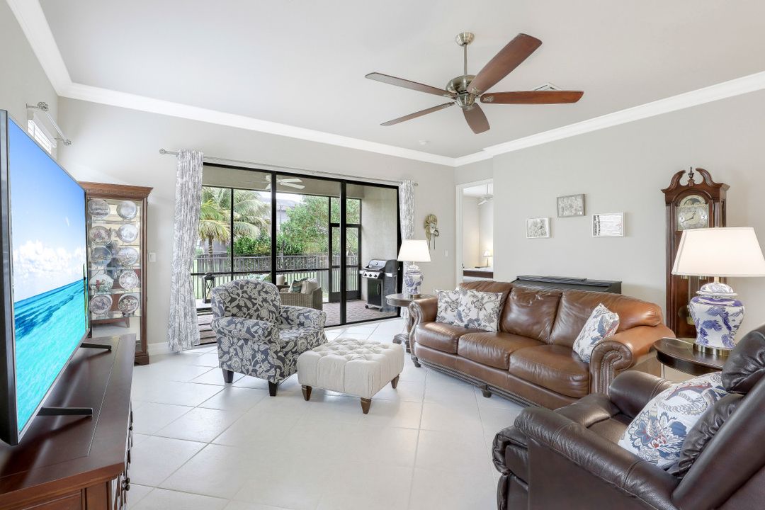 4554 Luminary Ave, Naples, FL 34119