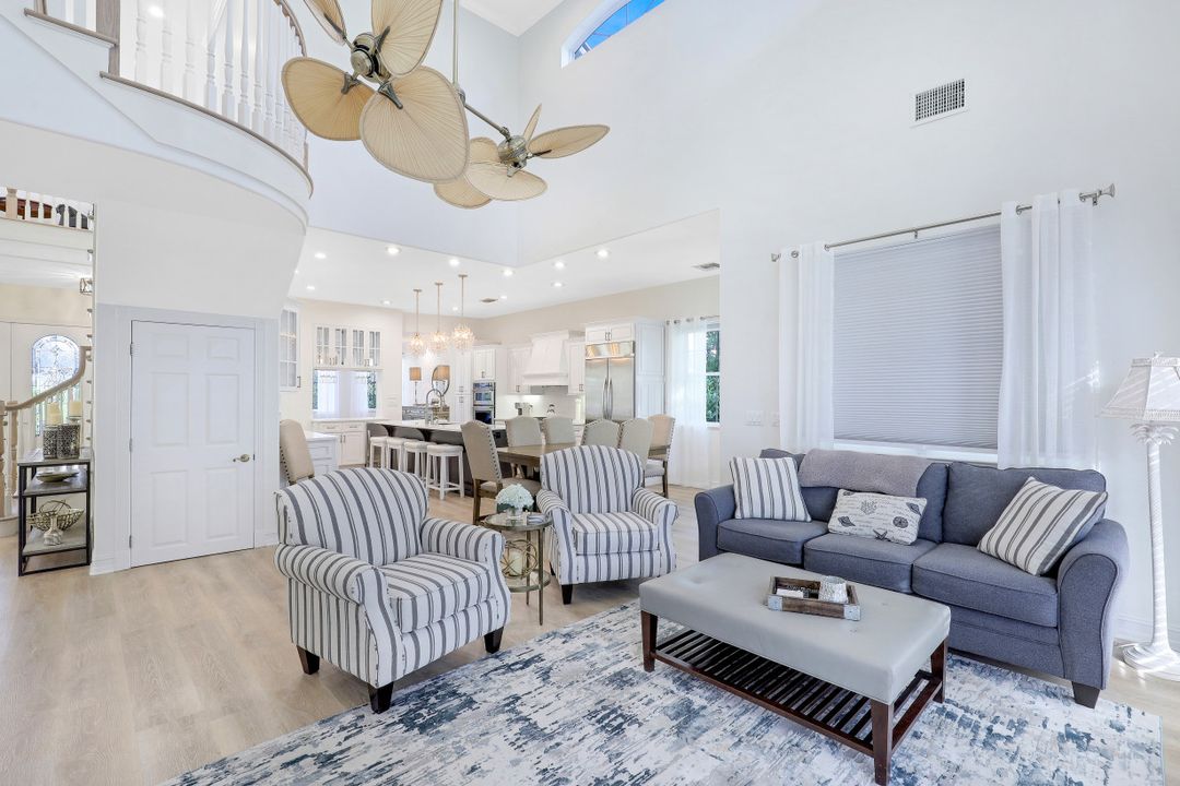 160 3rd St N, Naples, FL 34102