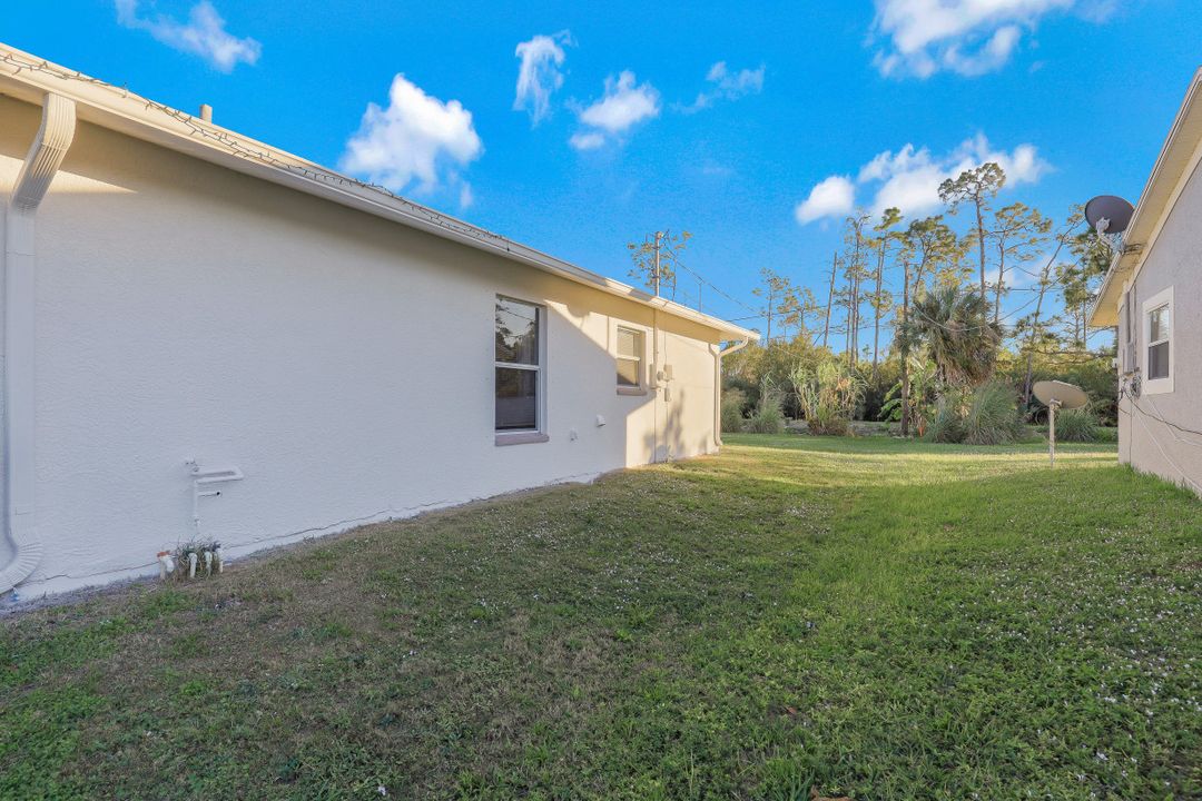 5250 Texas Ave, Naples, FL 34113