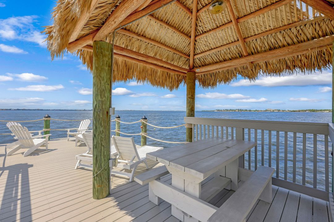 642 Coral Dr, Cape Coral, FL 33904