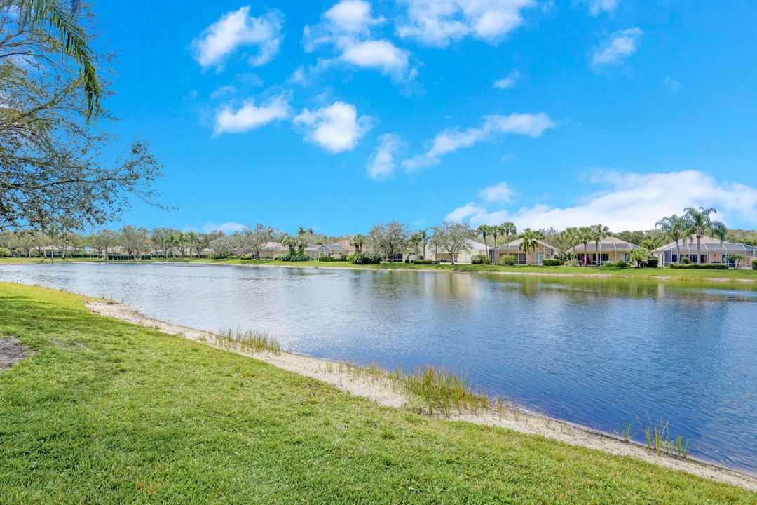 2888 Hatteras Way, Naples, FL 34119