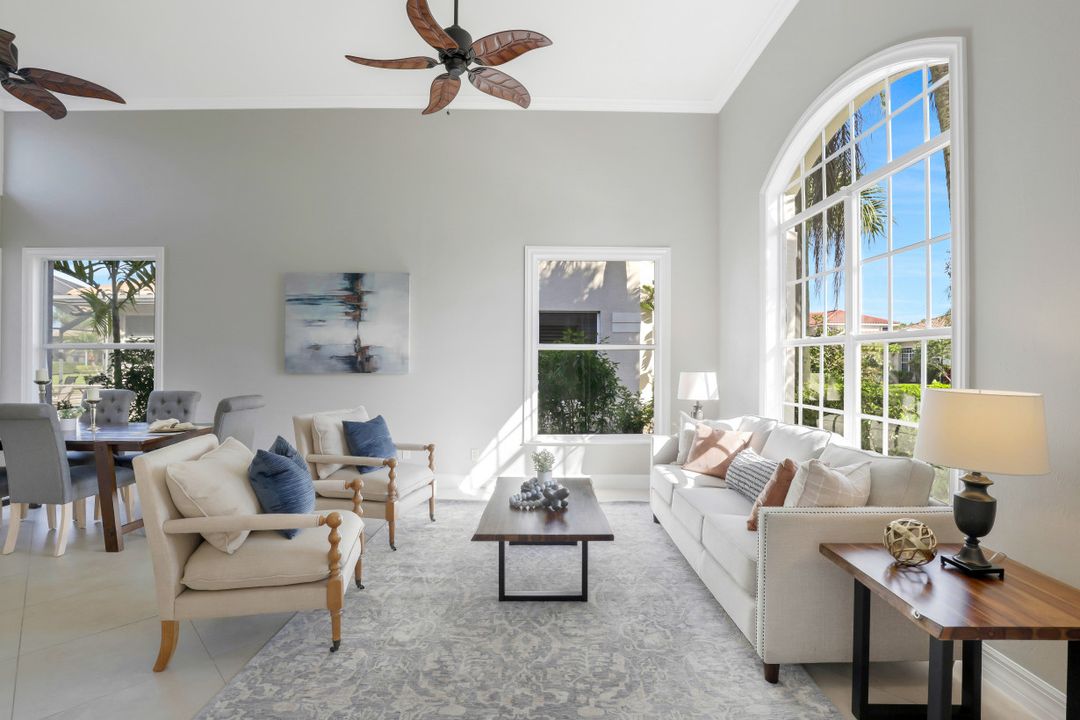 11043 Lakeland Cir, Fort Myers, FL 33913