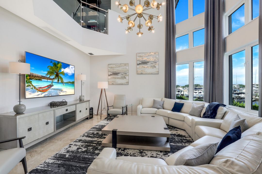 1305 Curlew Ave, Naples, FL 34102