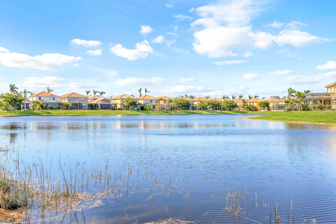 8615 Sumner Ave, Fort Myers, FL 33908