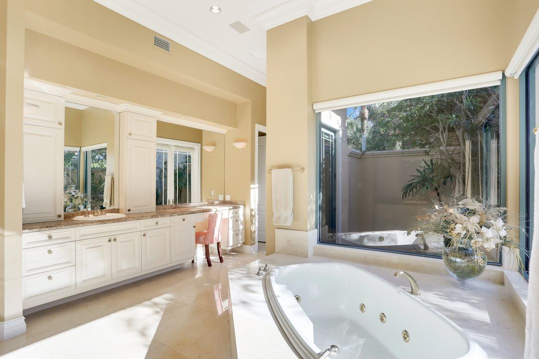 4309 Brynwood Dr, Naples, FL 34119