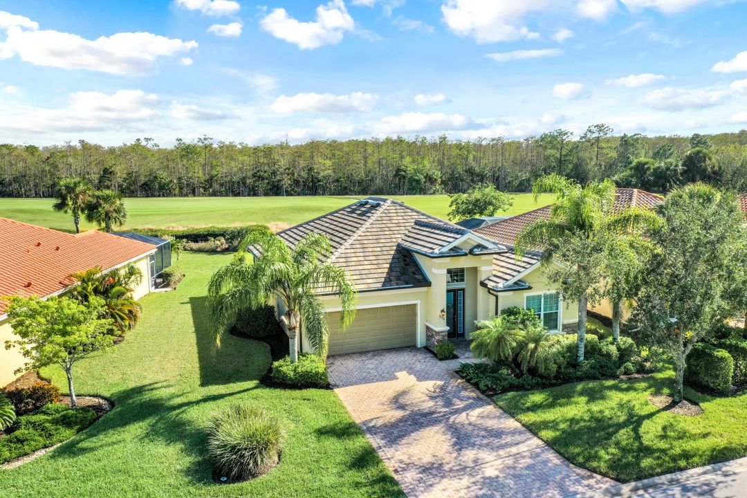 9106 Limestone Ln, Naples, FL 34120