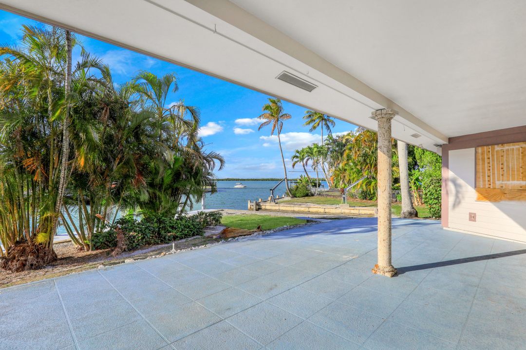 1260 Laurel Ct, Marco Island, FL 34145