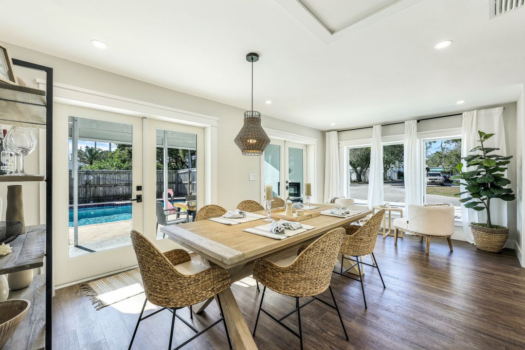 3722 10th St N, Naples, FL 34103