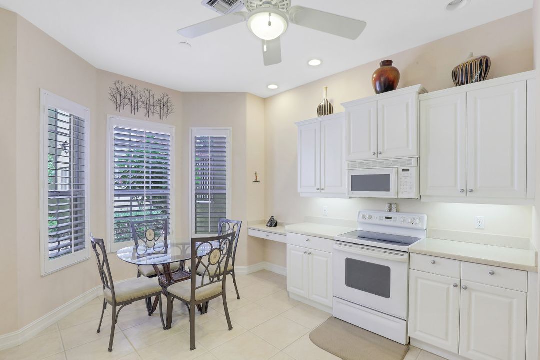 5005 Maxwell Cir #102, Naples, FL 34105