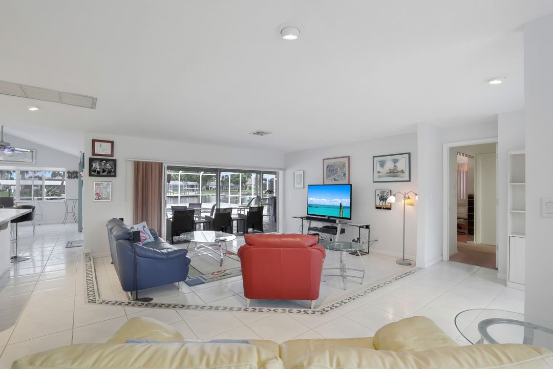 1923 SE 36th Terrace, Cape Coral, FL 33904