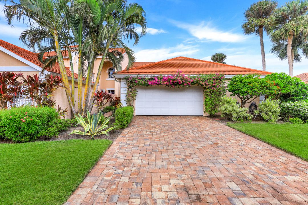 2180 Paget Cir, Naples, FL 34112