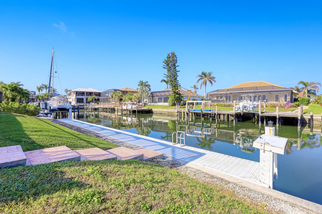 718 Nautilus Ct, Marco Island, FL 34145