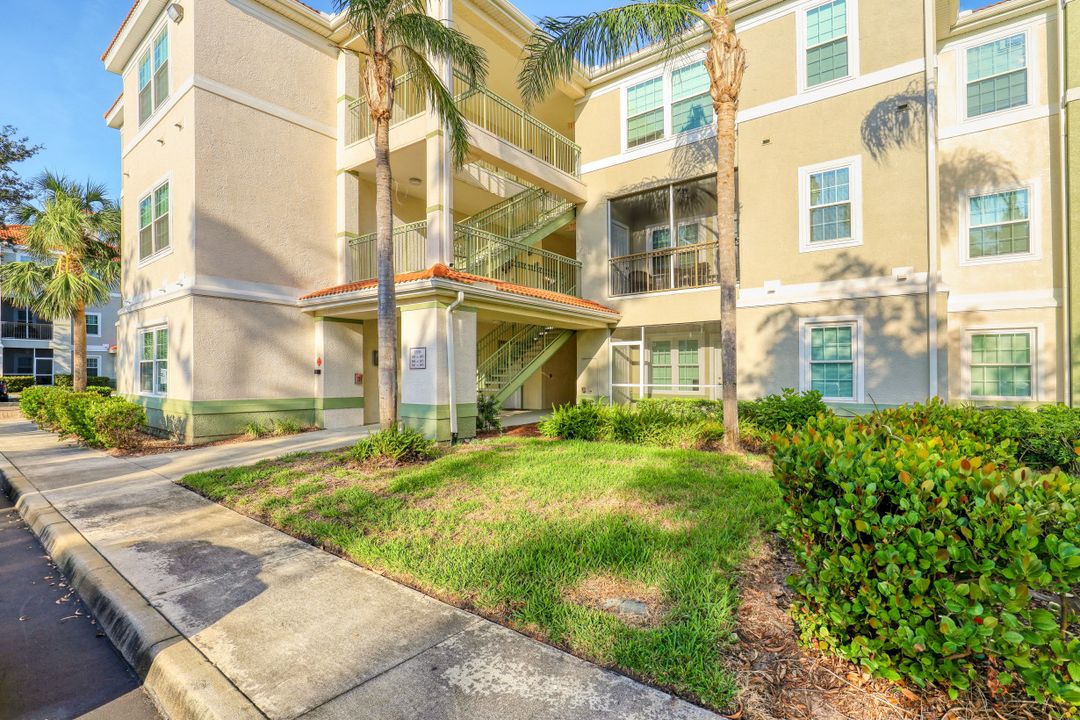 23600 Walden Center Dr #202, Estero, FL 34134