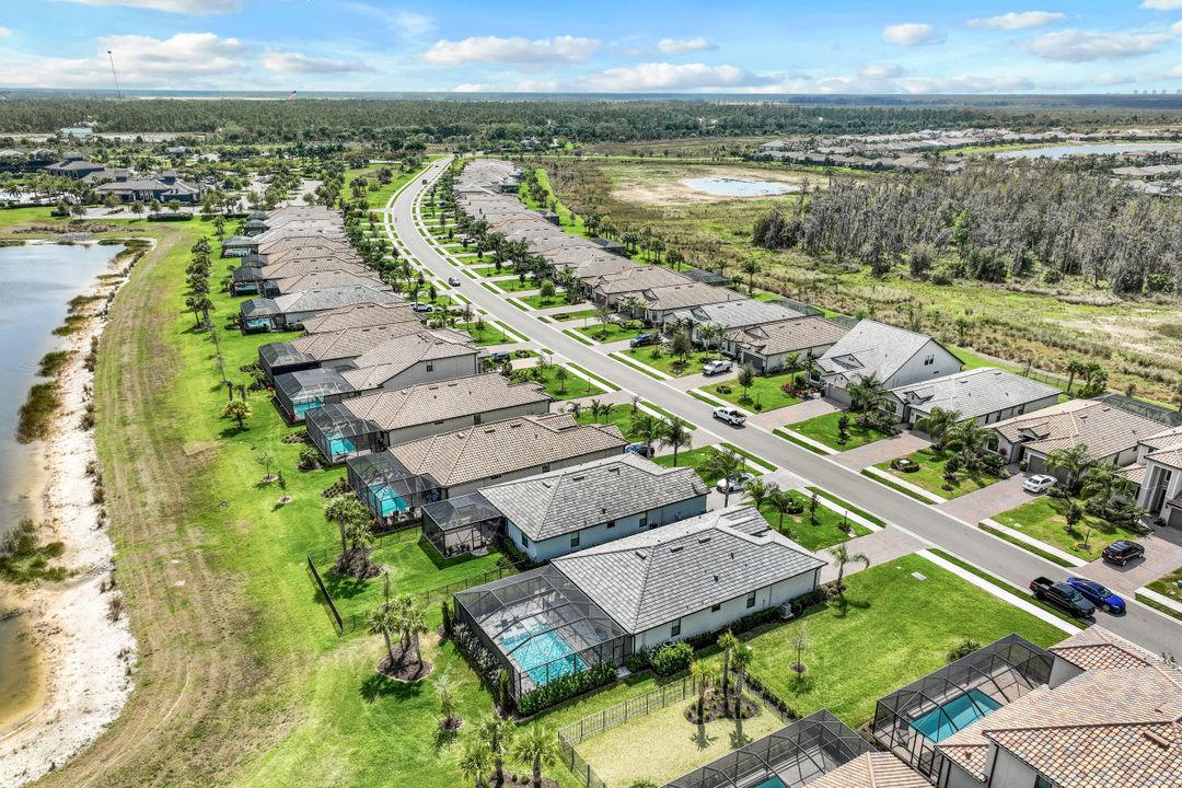 19835 Beechcrest Pl, Estero, FL 33928