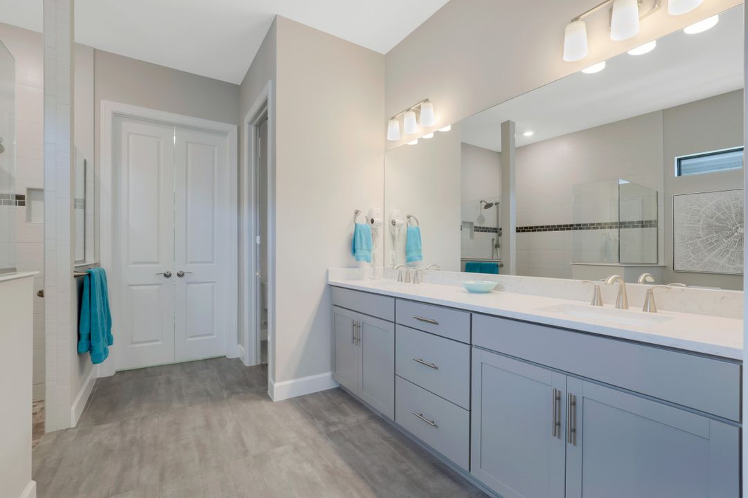 19264 Aqua Shore Dr, Fort Myers, FL 33913