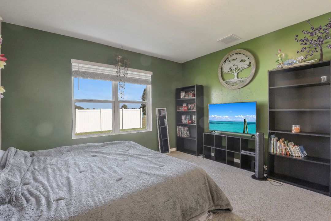 321 NW 11th St, Cape Coral, FL 33993