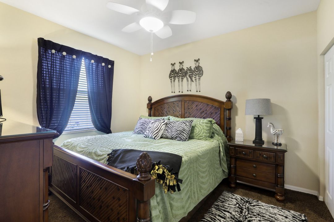 2124 Par Dr, Naples, FL 34120