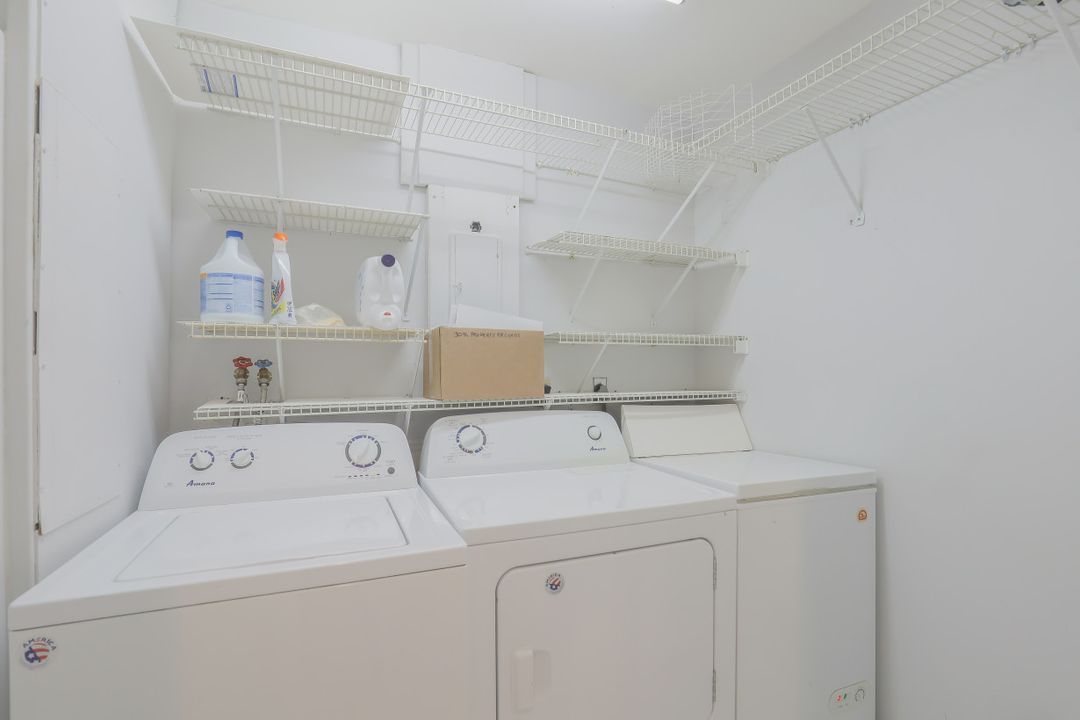 3096 Buena Vista Ln, Naples, FL 34105