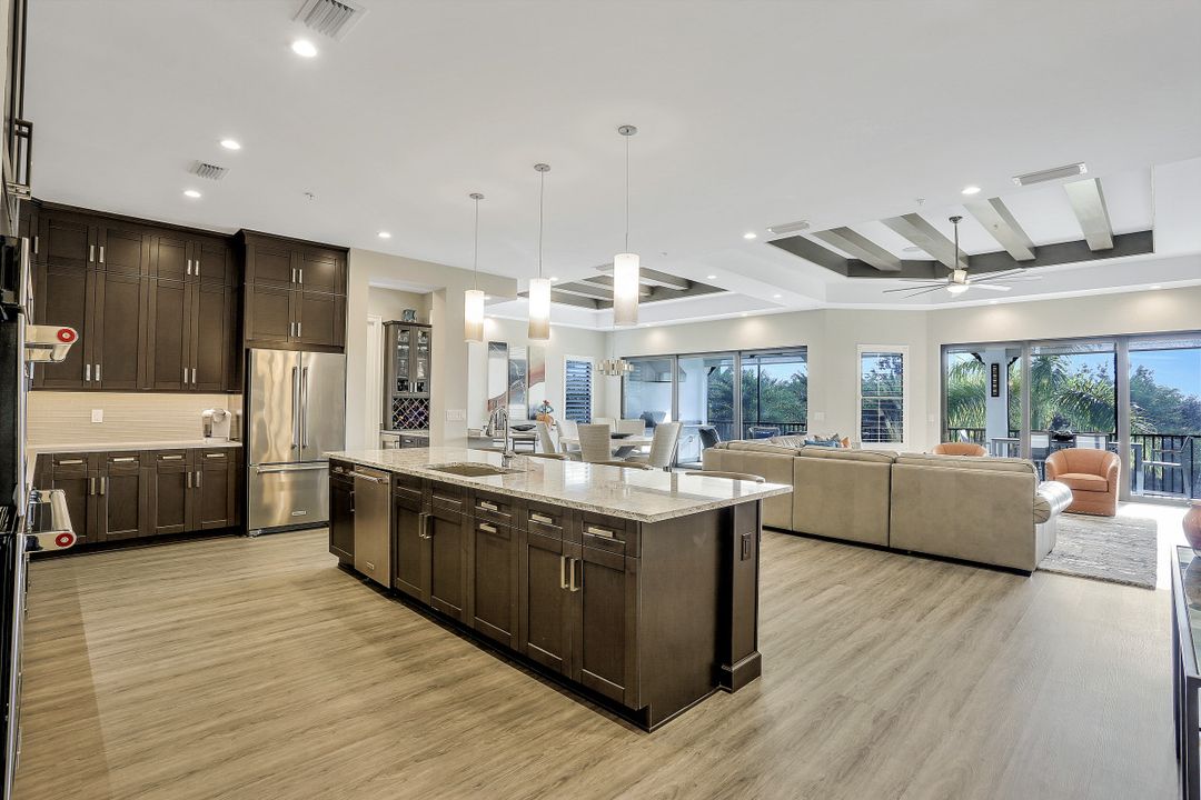 16358 Corsica Way #201, Naples, FL 34110