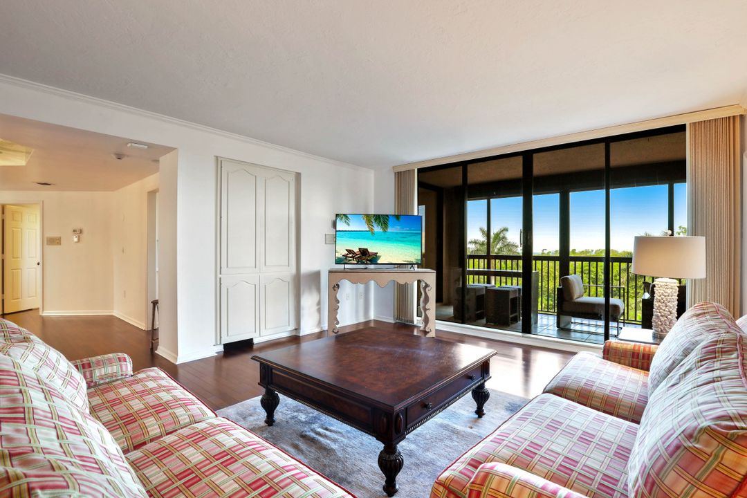 6075 Pelican Bay Blvd #406, Naples, FL 34108