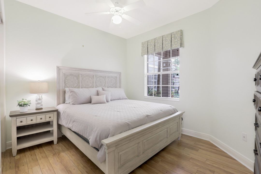 7842 Hawthorne Dr #1701, Naples, FL 34113