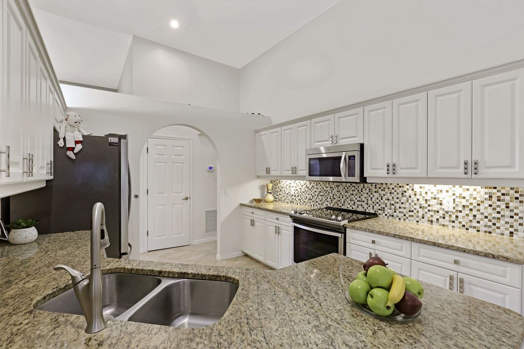 12783 Hunters Ridge Dr, Bonita Springs, FL 34135