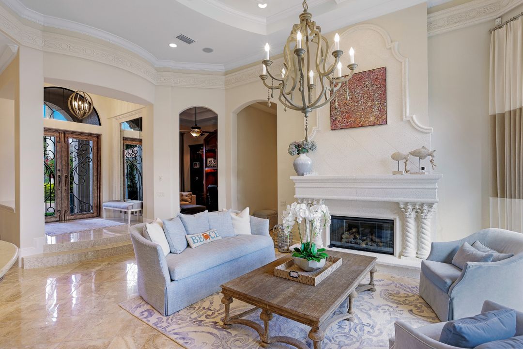 9214 Marble Stone Dr, Naples, FL 34120