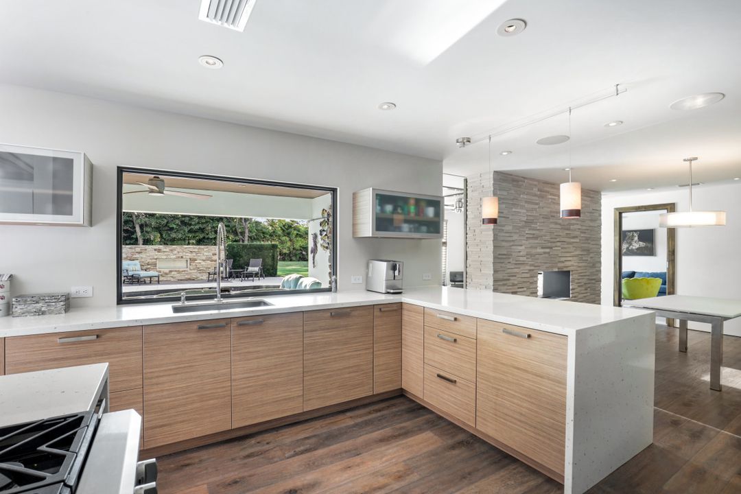 615 Carica Rd, Naples, FL 34108