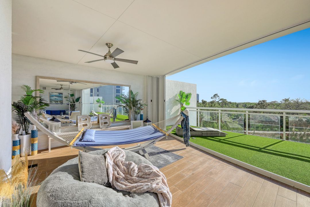 13915 Old Coast Rd #305, Naples, FL 34110