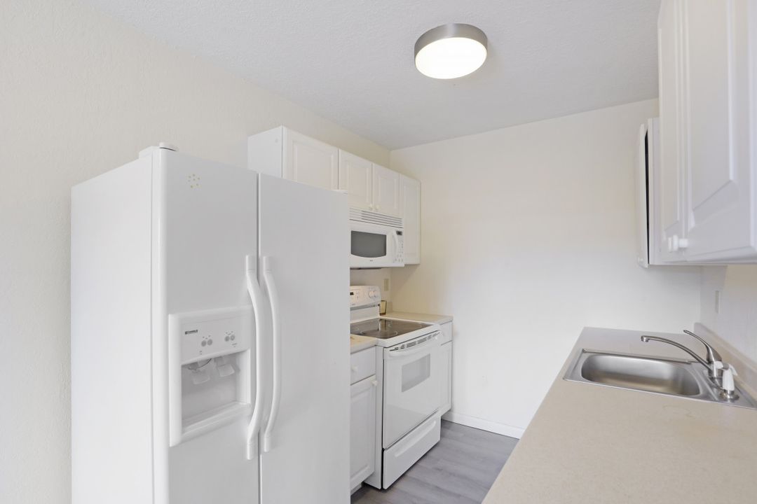 4607 Bayshore Dr #K-6, Naples, FL 34112