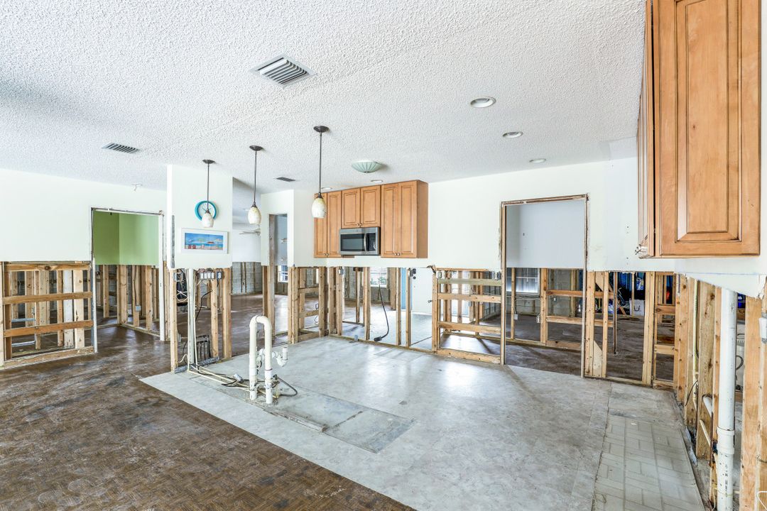 591 Boulder Dr, Sanibel, FL 33957