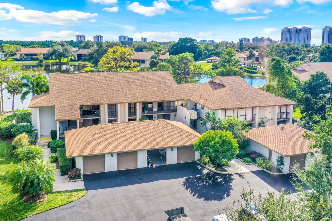 560 Retreat Dr #201, Naples, FL 34110