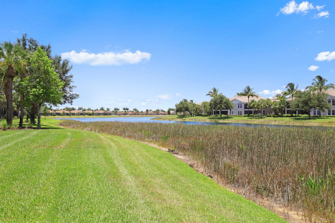 3176 Serena Ln #202, Naples, FL 34114